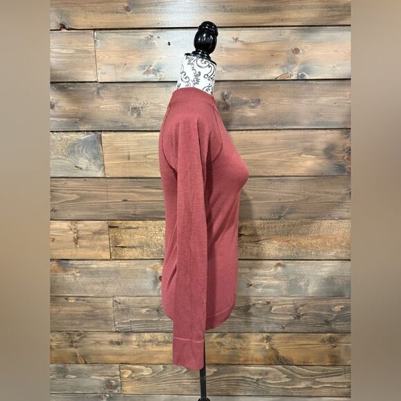 Lululemon Long Sleeve Shirts​ - Picture 2 of 6